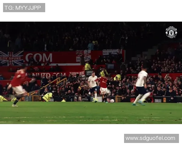 C罗与曼联的巅峰对决精彩集锦回顾与分析