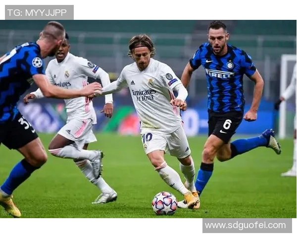 火箭队与骑士队激战正酣7月15日精彩对决引发球迷热议